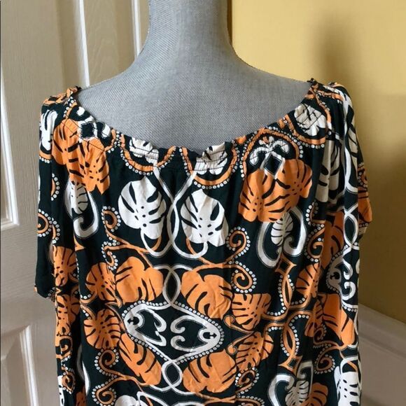 Green, Orange and White Leaf Print top - Picture 4 of 4